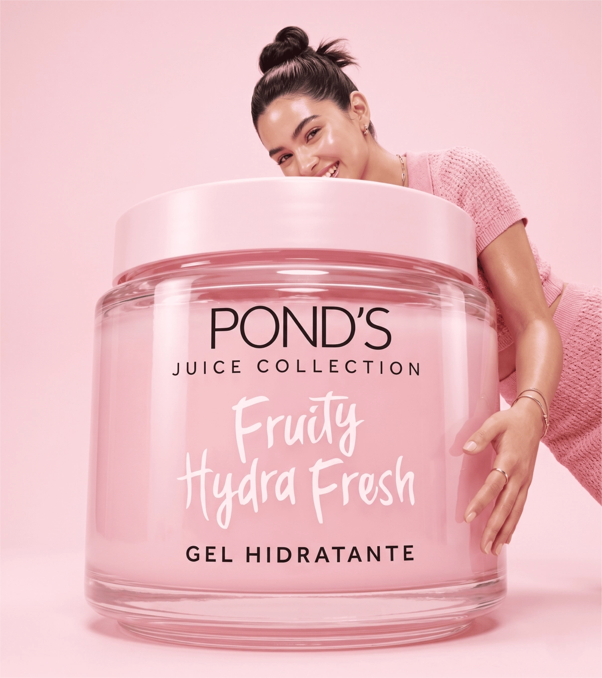 Fluid texture and pink hydration spheres.